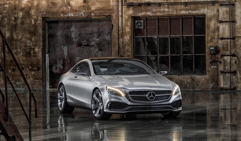 Роскошный Mercedes Benz S Class купе