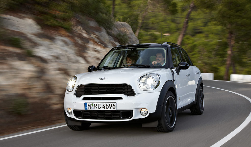 Стремительный mini cooper countryman
