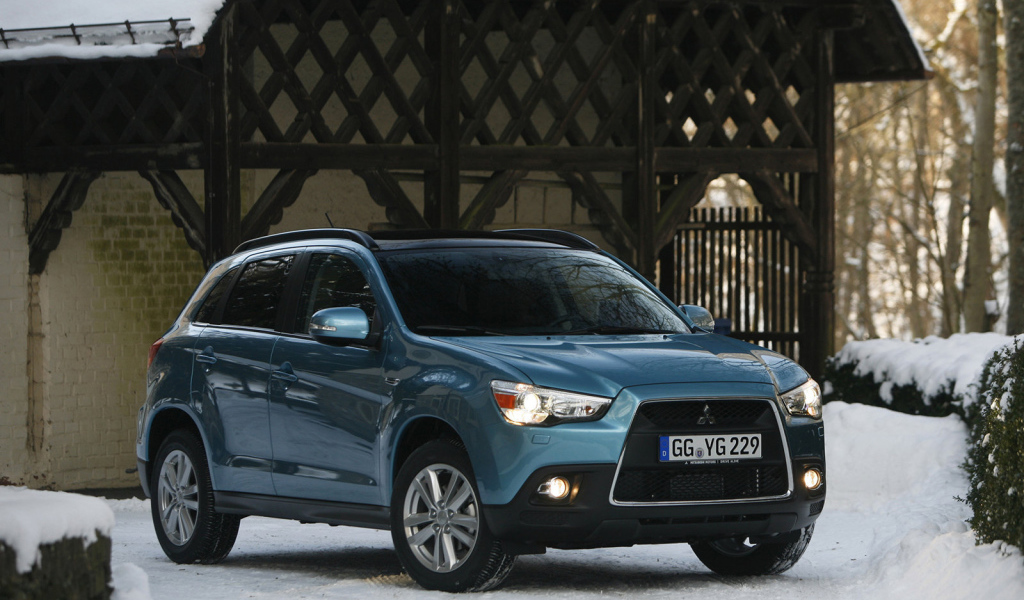 Красивый автомобиль Mitsubishi ASX