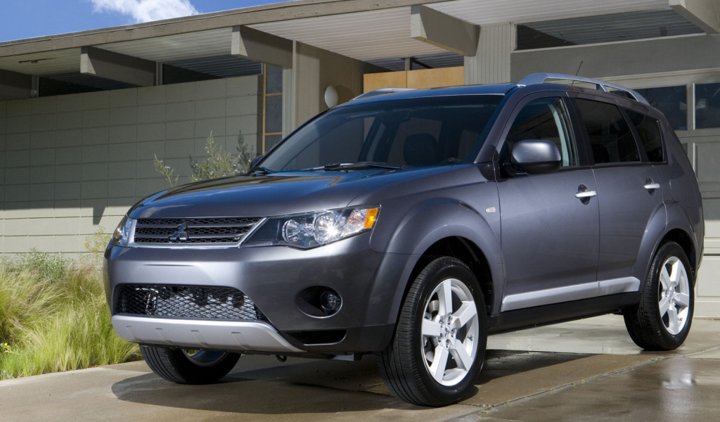 Надежный автомобиль Mitsubishi Outlander