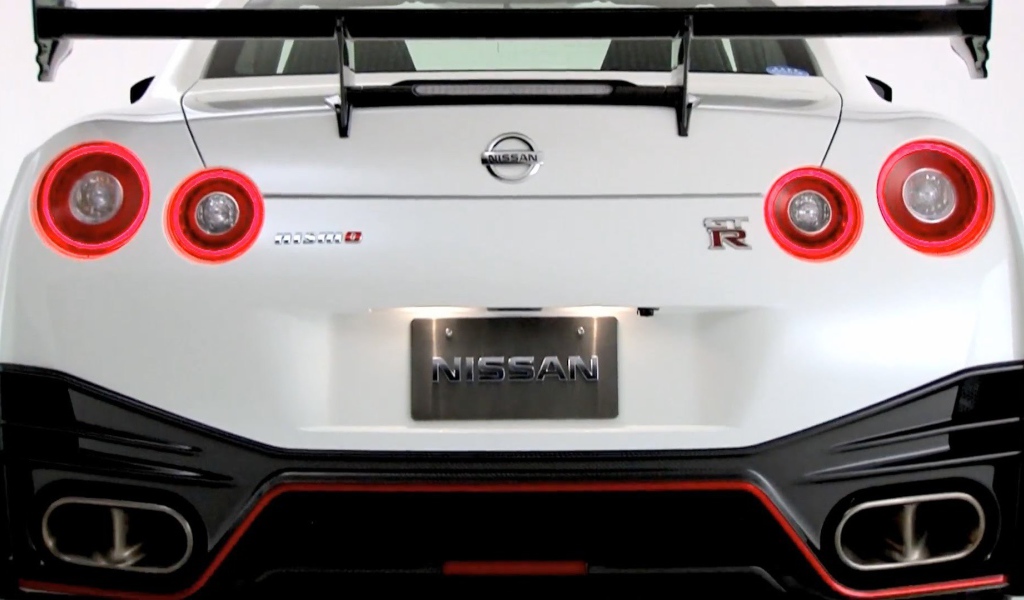 Дизайн автомобиля Nissan GT-R Nismo 2014