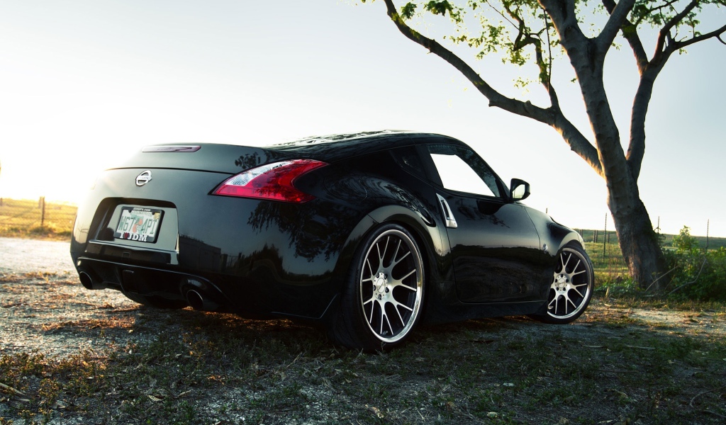 Ниссан 370z