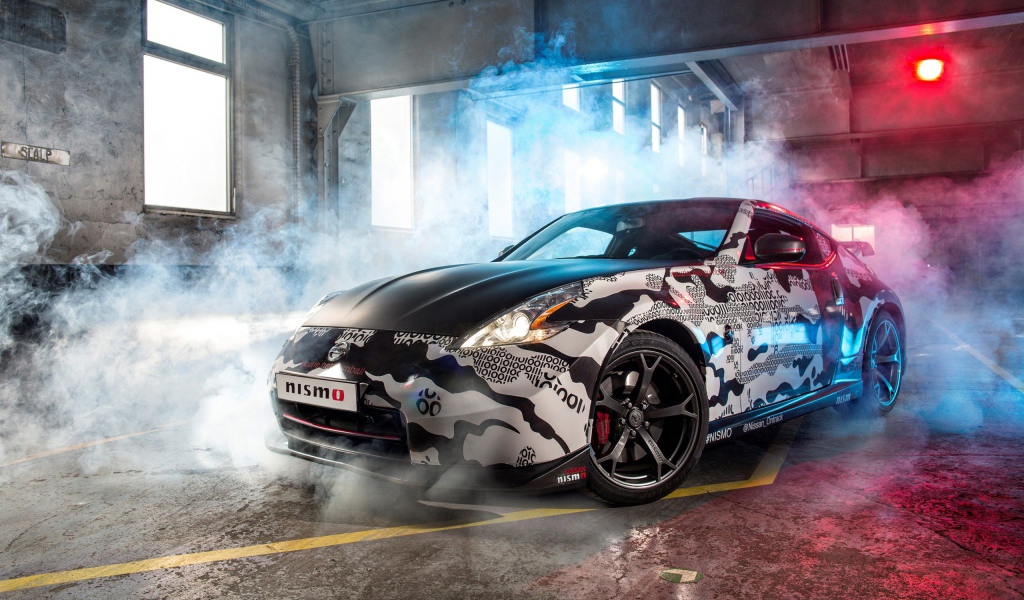 Автомобиль Nissan 370z nismo