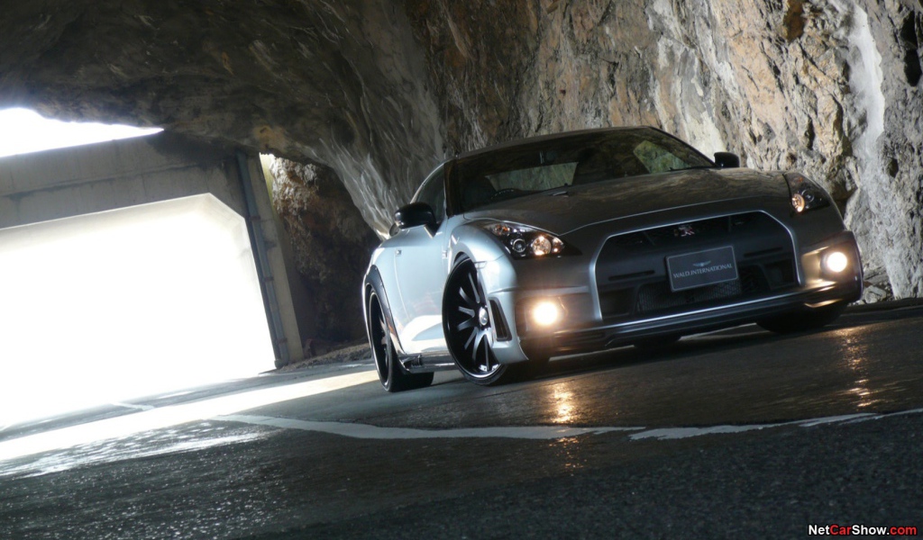 Ниссан в пещере