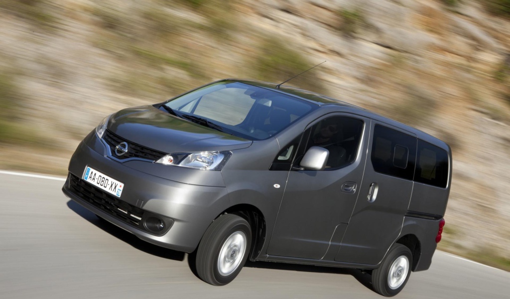 Надежный автомобиль Nissan NV200