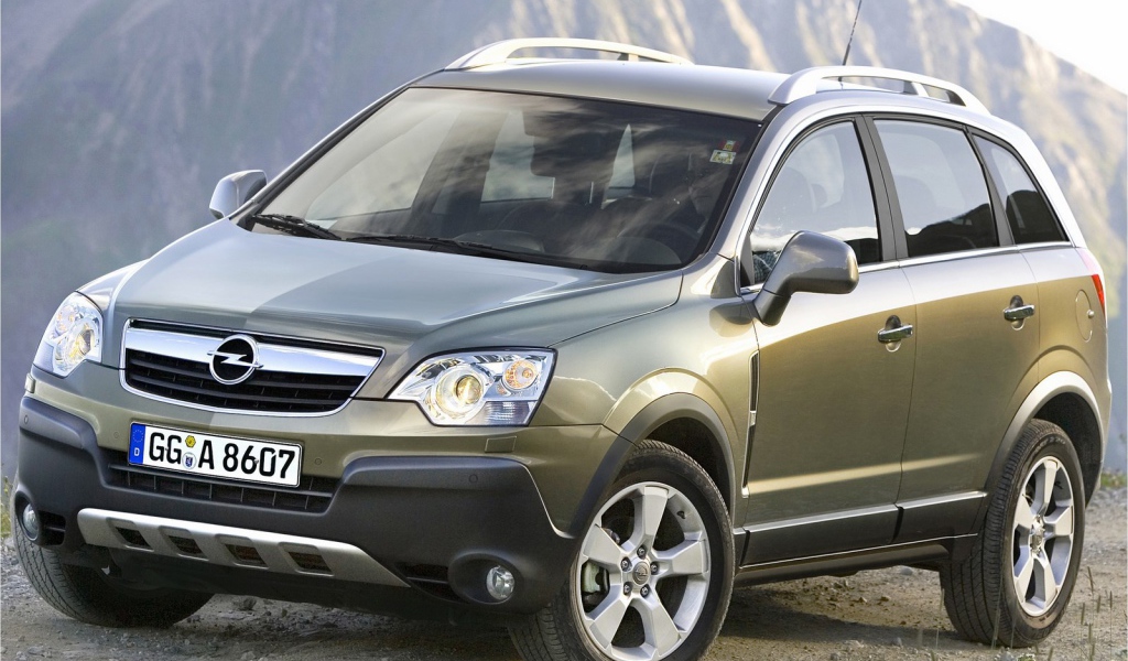 Красивый автомобиль Opel Antara