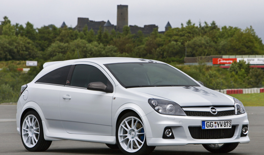 Новый автомобиль Opel Astra GTC