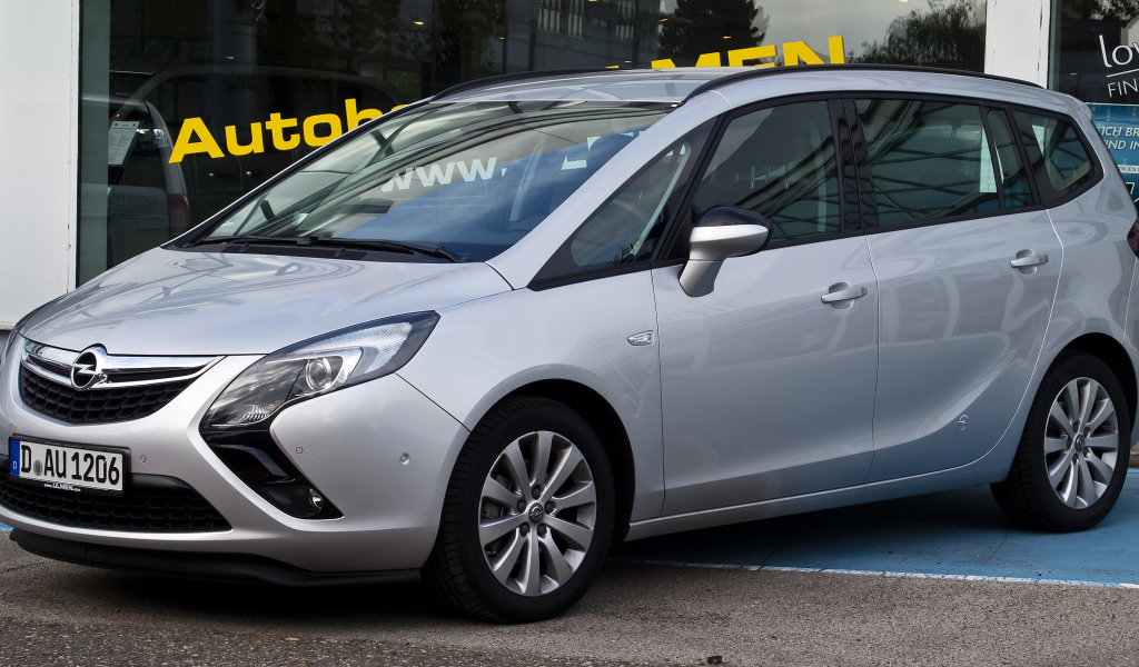 Надежный автомобиль Opel Zafira