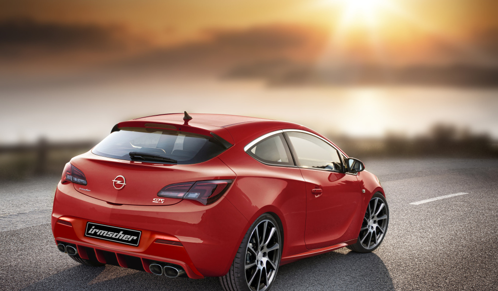 Тест драйв автомобиля Opel Astra GTC 2014
