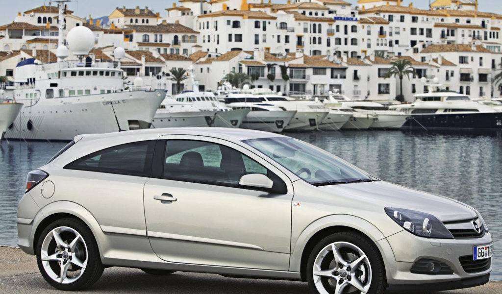 Тест драйв автомобиля Opel Astra GTC