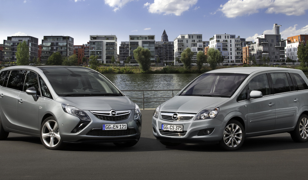 Тест драйв автомобиля Opel Zafira
