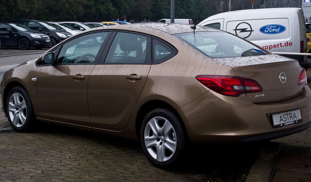 Новая машина Opel Astra