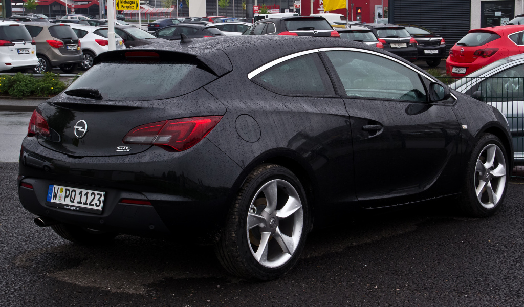 Новая машина Opel Astra GTC