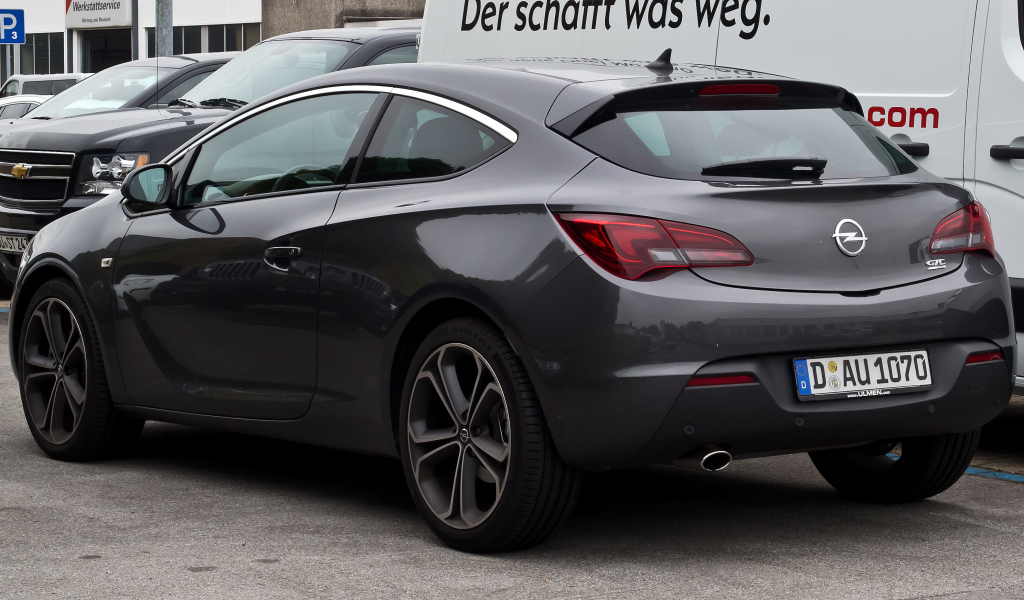 Надежная машина Opel Astra GTC