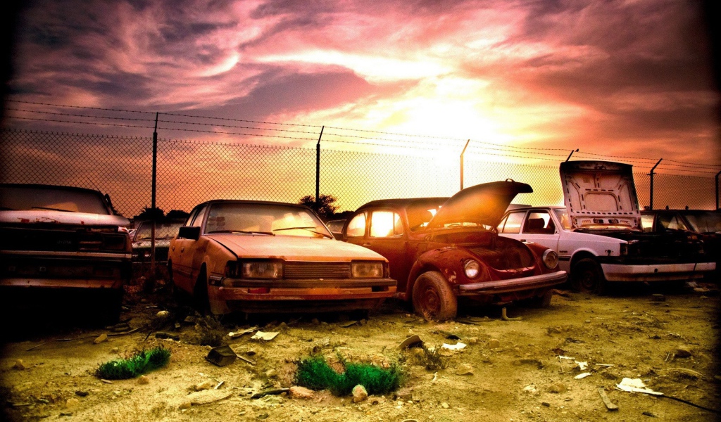 Свалка старых автомобилей
