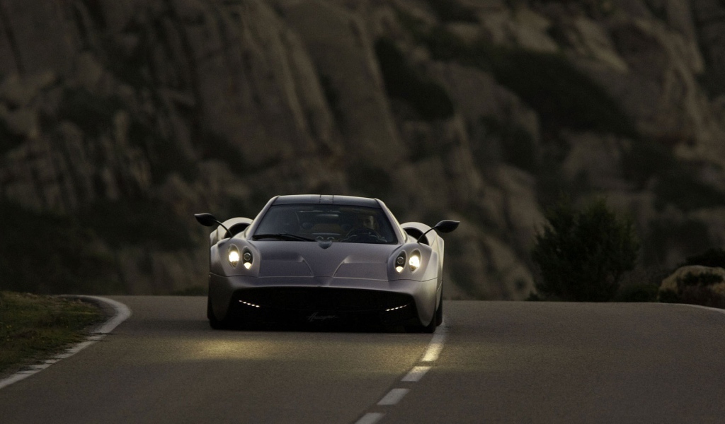 Фото автомобиля Pagani Huayra
