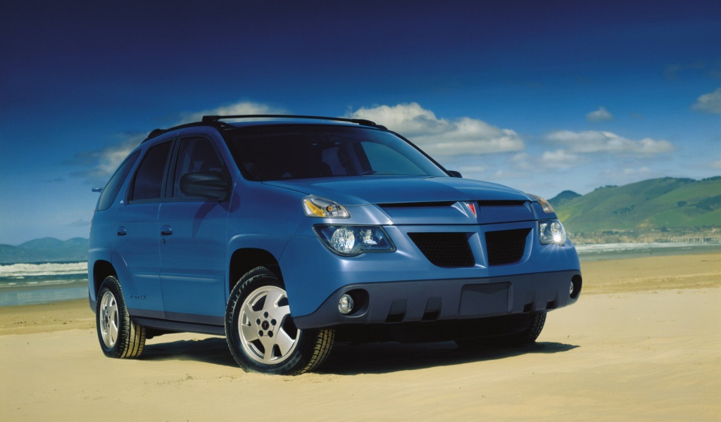Красивый автомобиль Pontiac Aztec