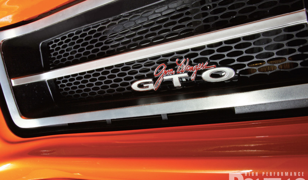 Красивый автомобиль Pontiac GTO 1969 в Москве