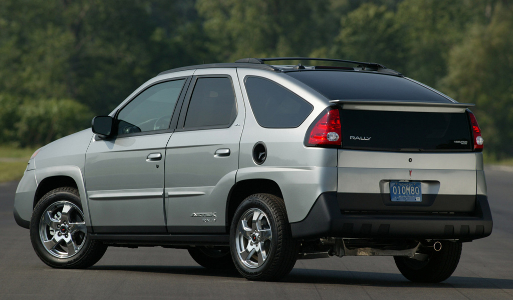 Автомобиль марки Pontiac модели Aztec