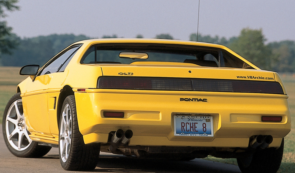 Дизайн автомобиля Pontiac Fiero