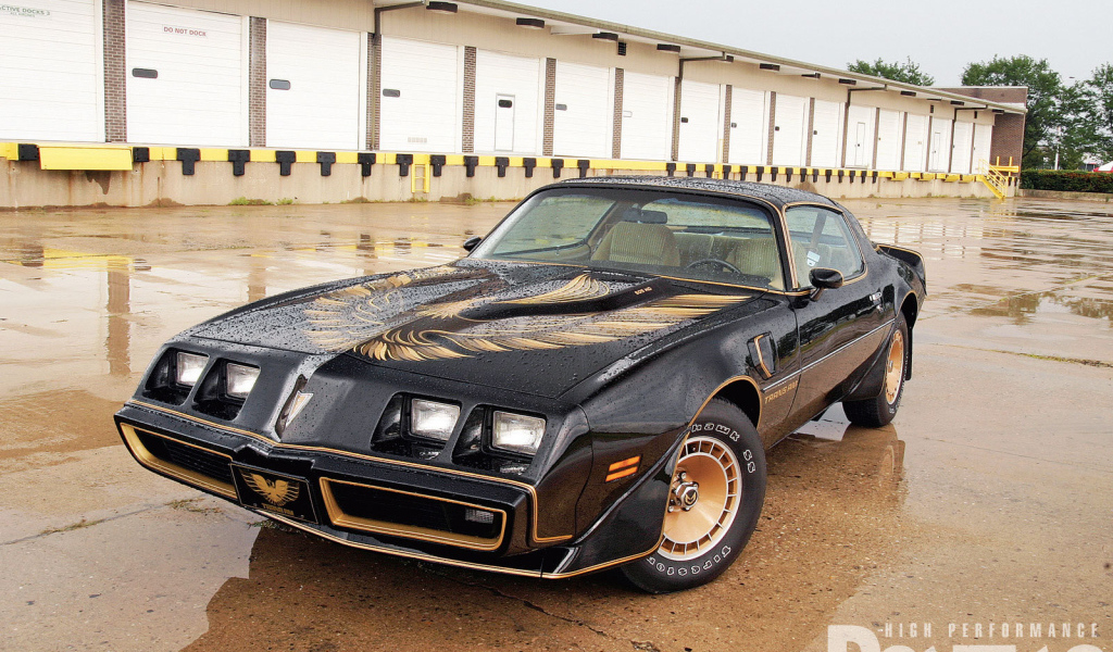Надежная машина Pontiac Trans Am