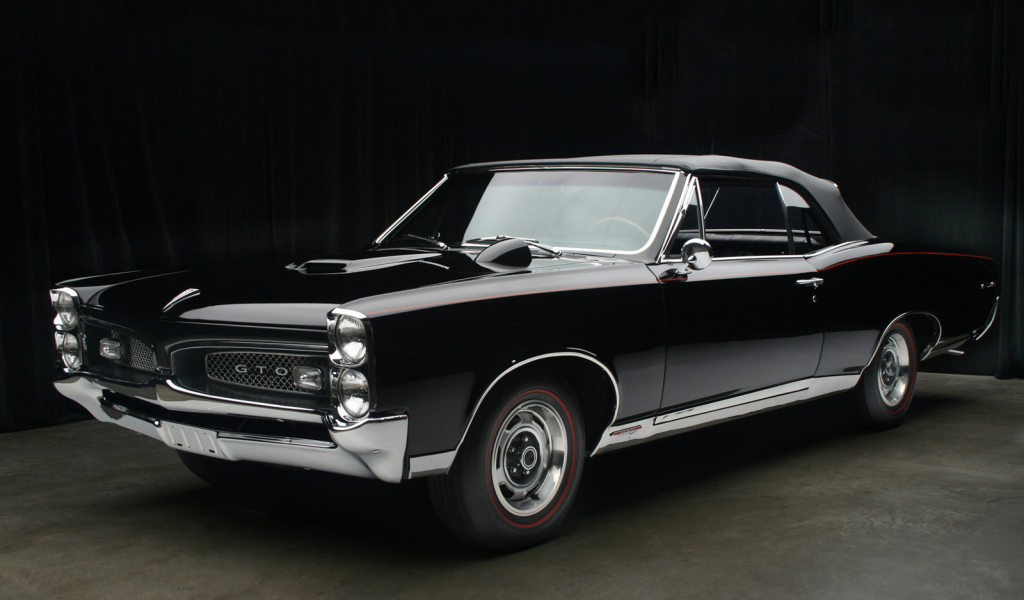 Новая машина Pontiac GTO