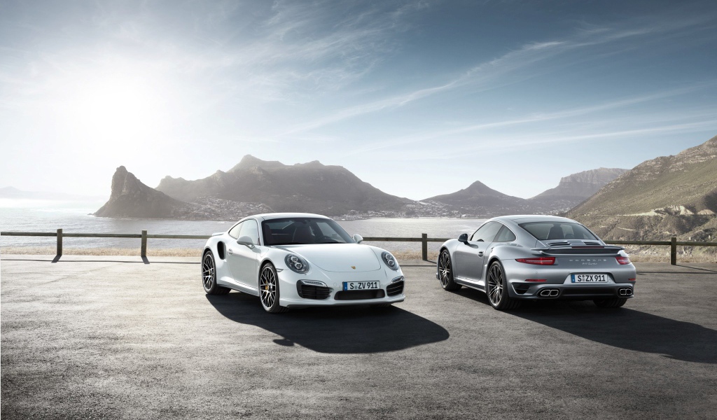 Красивый автомобиль Porsche 911 Turbo 2014