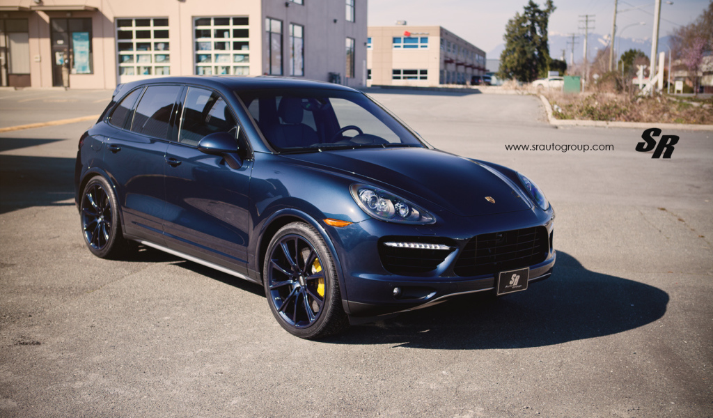 Porsche Cayenne в городе