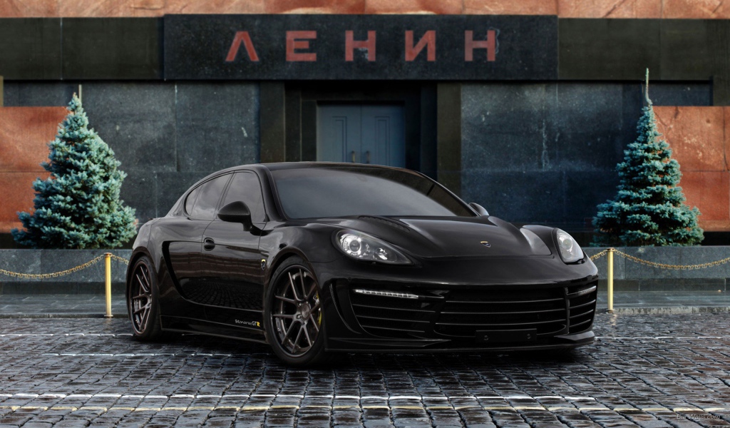 Порш у мавзолея