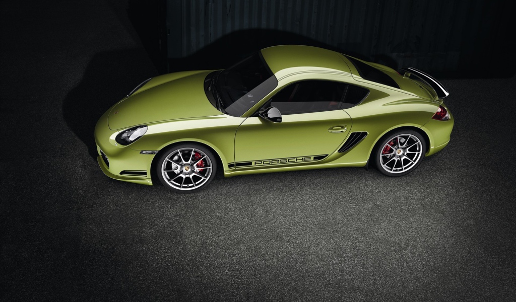 Зеленый Porsche cayman