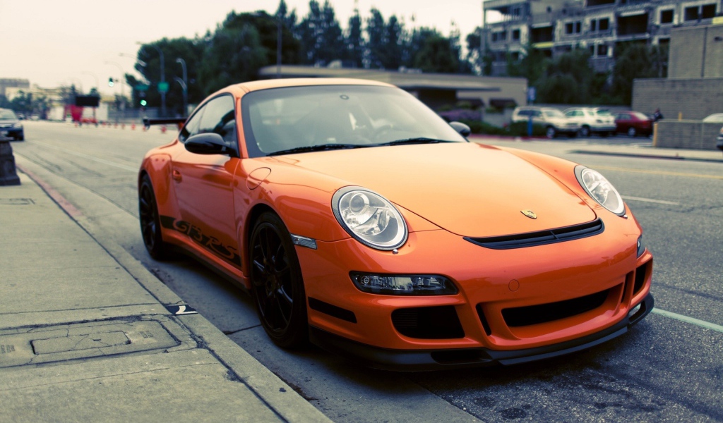 Оранжевый Porsche gt3