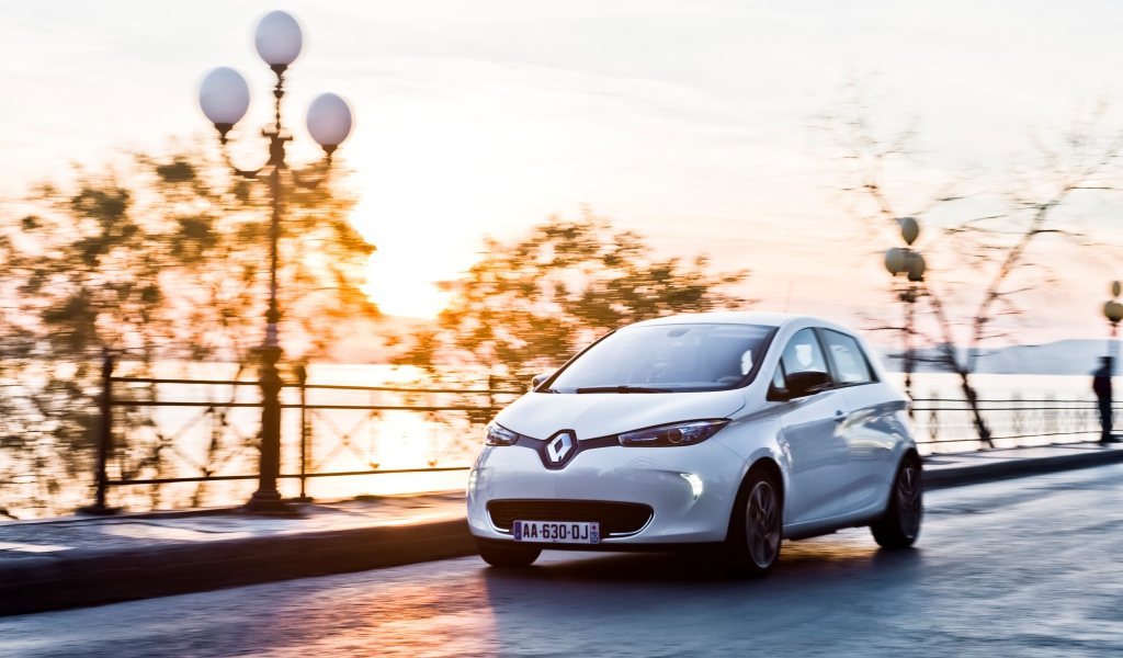 Надежная машина Renault Next Two 2014