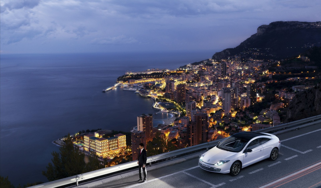 Тест драйв автомобиля Renault Laguna