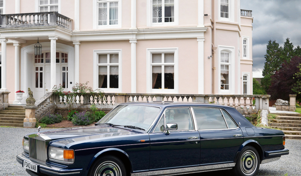 Дизайн автомобиля Rolls Royce Silver Spirit