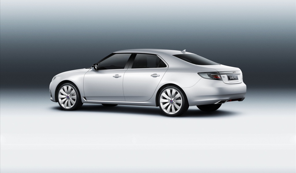  Автомобиль Saab 9-5 на дороге