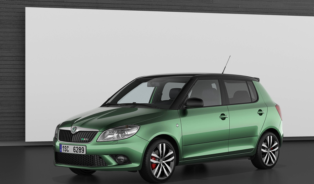 Красивый автомобиль Skoda Fabia