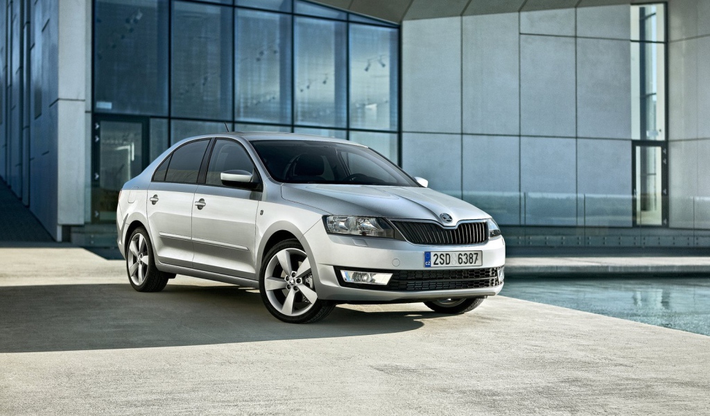 Красивый автомобиль Skoda Rapid