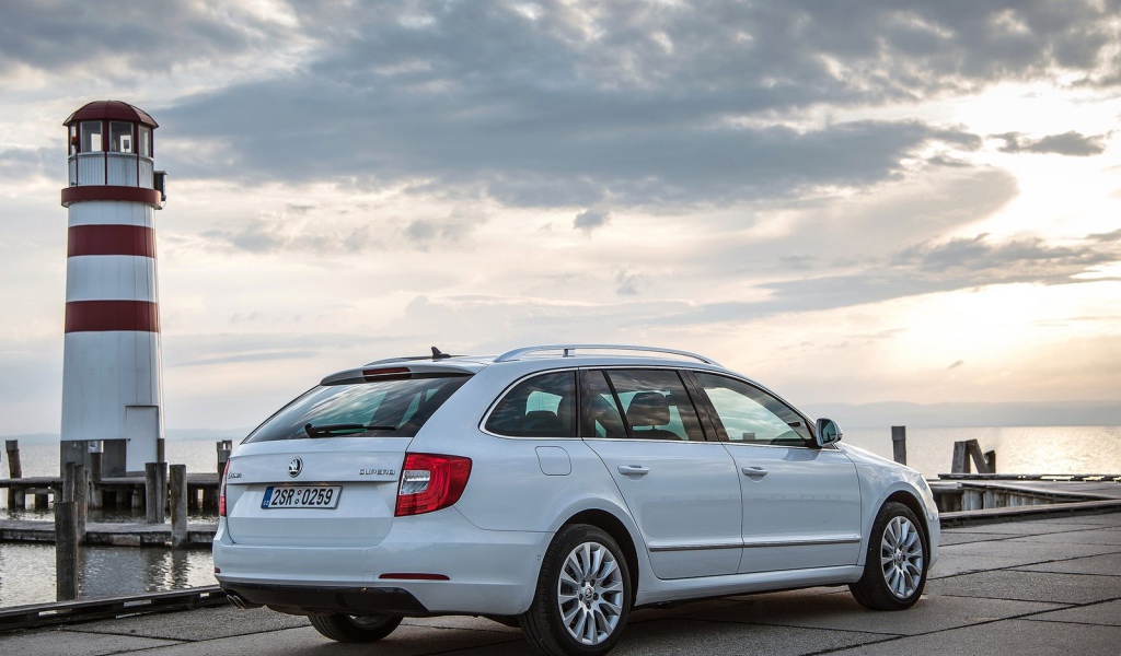 Надежный автомобиль Skoda Octavia 2014