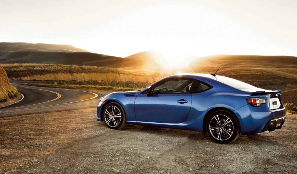 Новая машина Subaru BRZ