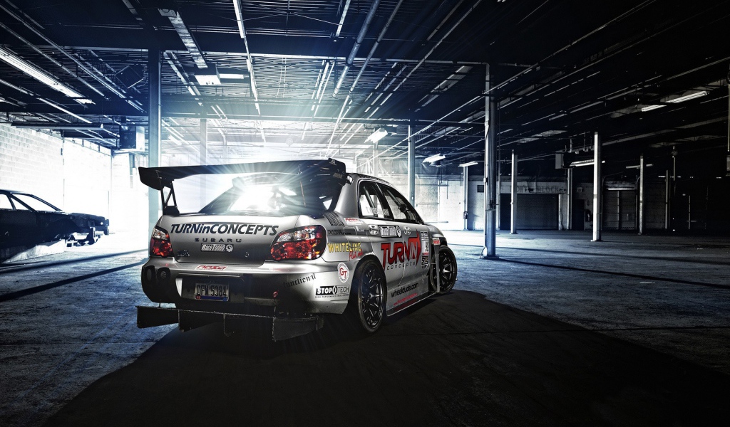 Субару на стоянке