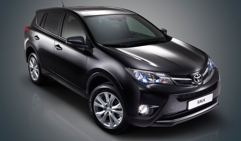 Красивый автомобиль Toyota RAV4