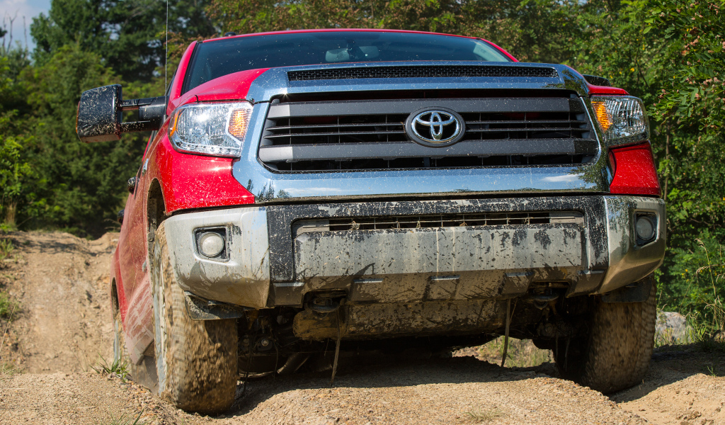 Автомобиль марки Toyota Tundra 2014