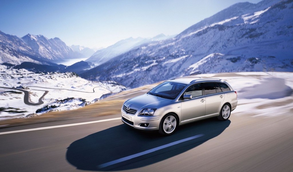 Дизайн автомобиля Toyota Avensis 2013