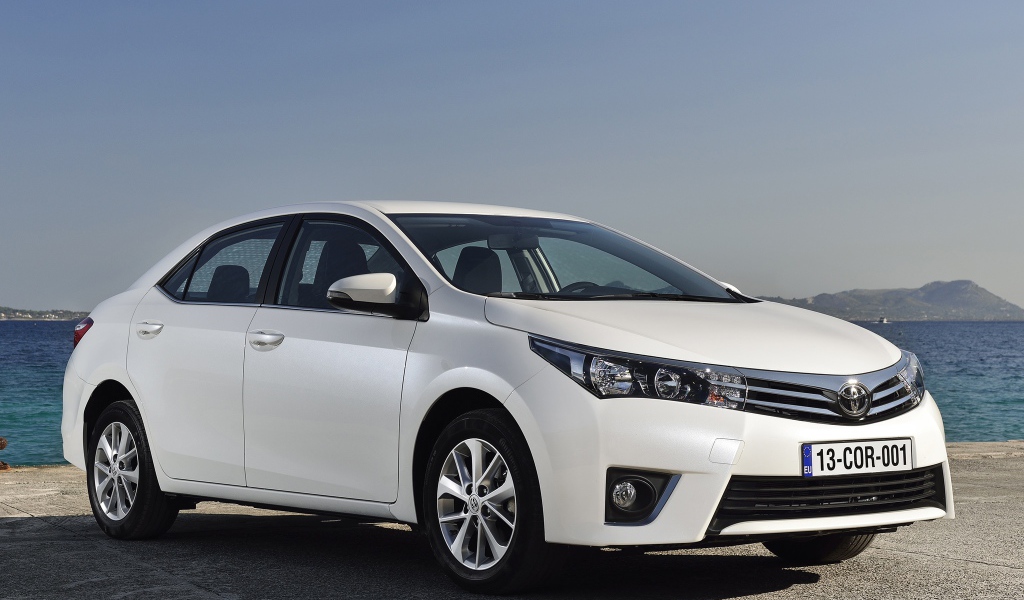 Новая машина Toyota Corolla 2014