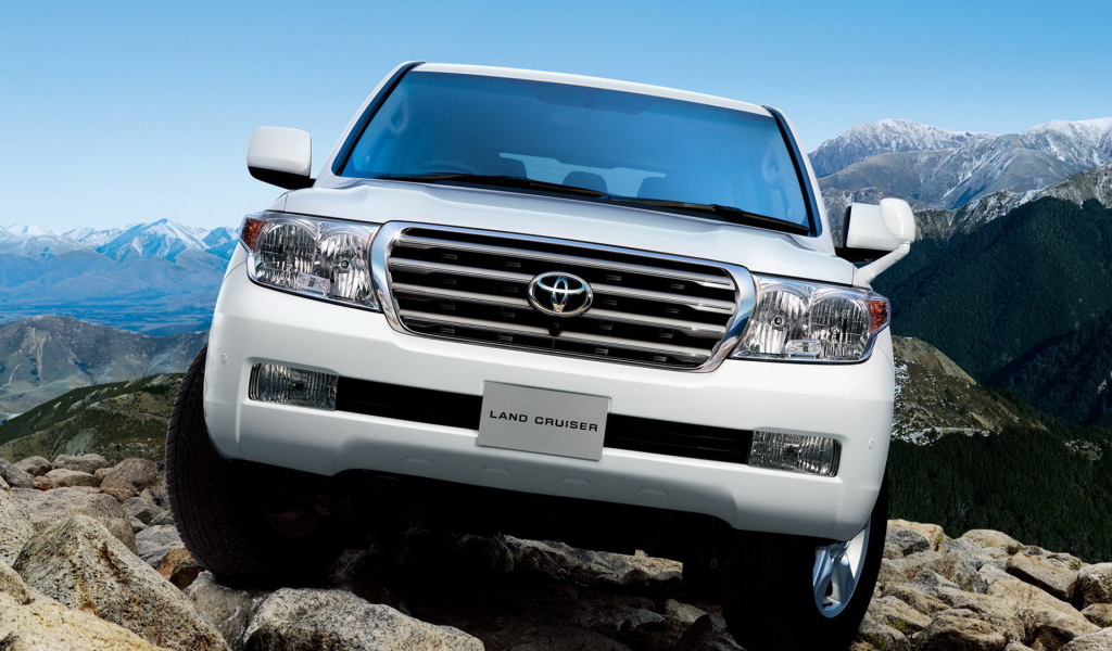 Новый автомобиль Toyota Land Cruiser 200