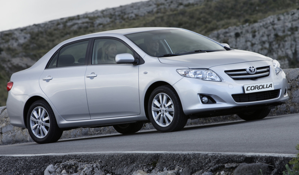 Надежный автомобиль Toyota Corolla