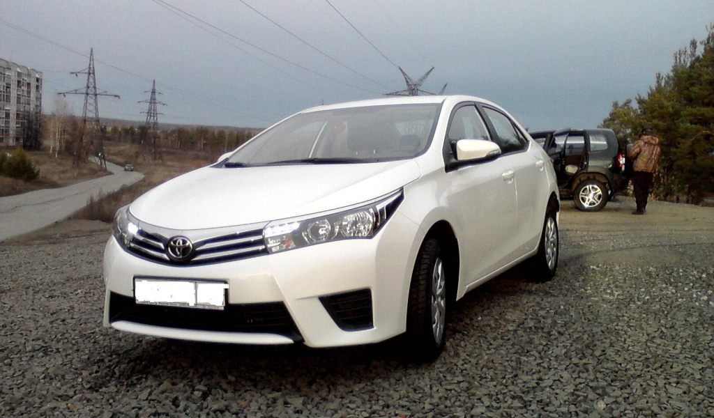 Тест драйв автомобиля Toyota Corolla 2014