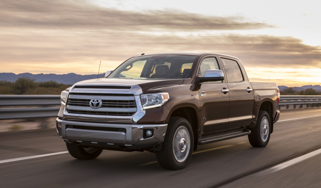 Тест драйв автомобиля Toyota Tundra 2014
