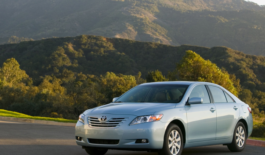 Надежная машина Toyota Camry