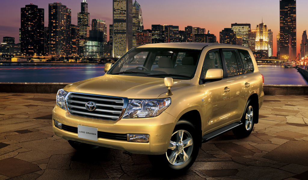 Надежная машина Toyota Land Cruiser 200